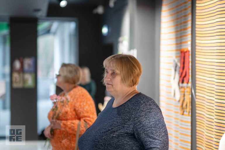 FOTO: Ikšķilē apskatāma Tīnūžu lietišķās mākslas studijas “TĪNA” 10 gadu jubilejas izstāde