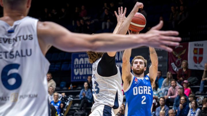 Basketbola klubs "Ogre" pieveic Valmieras komandu