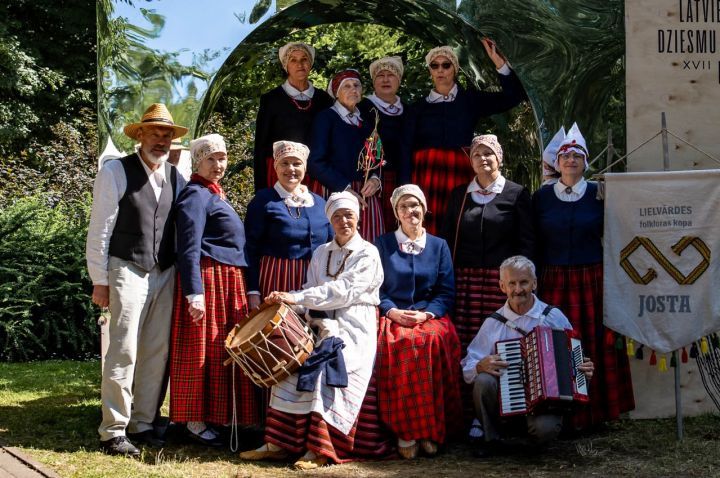 Vakarēšana "Ziemu gaidot" ar folkloras kopu "Josta"