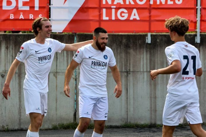 Futbola komanda “Ogre United” finišē 11. vietā