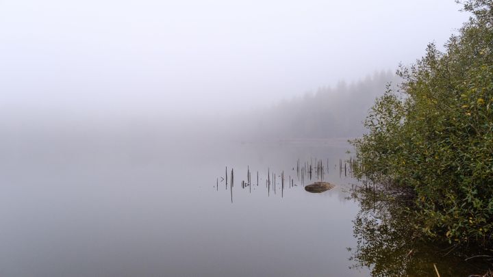 Trešdien debesis klās mākoņi