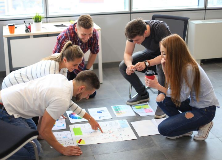 Aicina pieteikt Vidzemes jauniešu komandas biznesa ideju konkursam "Biznesa skices"