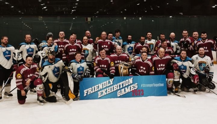 Kanādas un Latvijas karavīri Ogrē tiekas hokeja draudzības spēlē