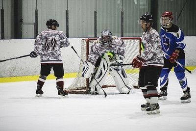 Kanādas un Latvijas karavīru komandas tiksies hokeja draudzības spēļu sērijā Ogrē, Valmierā un Rīgā