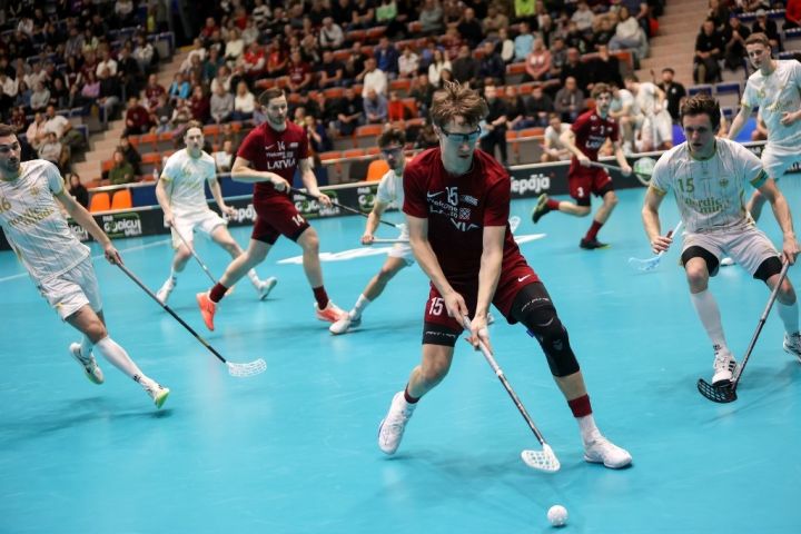 Latvijas florbolisti pasaules čempionāta kvalifikācijas turnīrā svin vēl vienu graujošu uzvaru