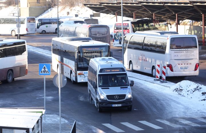 Lieldienu svētku brīvdienās būs izmaiņas ap 500 reģionālo autobusu maršrutu grafikos