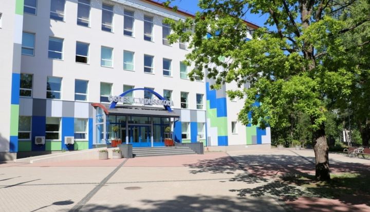 Mācību gads Ogres novada skolās noslēdzies 38 skolēniem no Ukrainas