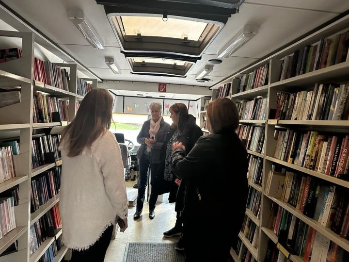 Ogres Centrālā bibliotēka pēta mobilo izglītojošo pakalpojumu iespējas