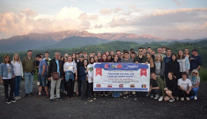 Ogres Valsts ģimnāzijas skolēni ERASMUS+ projektā Rumānijā