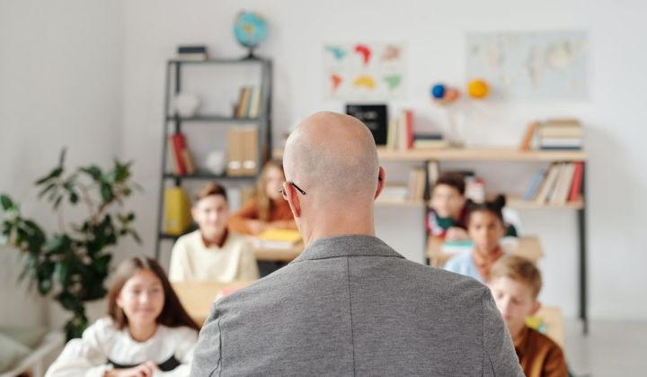 Pedagogiem no 1.septembra pieaugs zemākā stundas likme