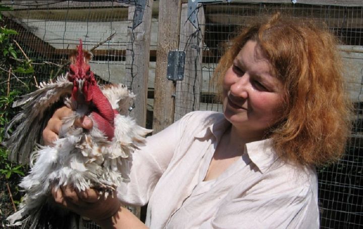 Putnu audzētāja ar juristes izglītību – Katerina Kasatkina no Rembates pagasta