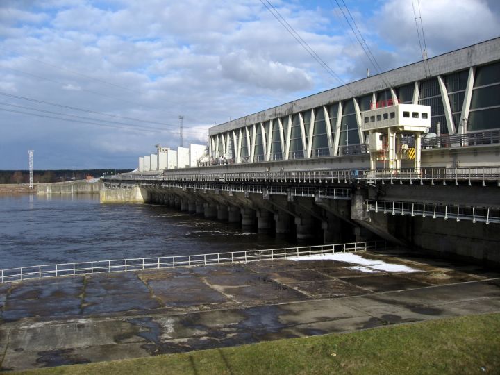 Rīgas HES ūdenskrātuvē šonedēļ pazeminās ūdenslīmeni