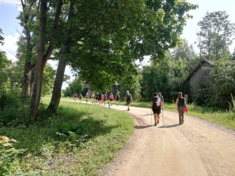 Foto: Norisinājies Svētā Jēkaba jeb Camino Santjago pārgājiens “Ogre-Ķegums”