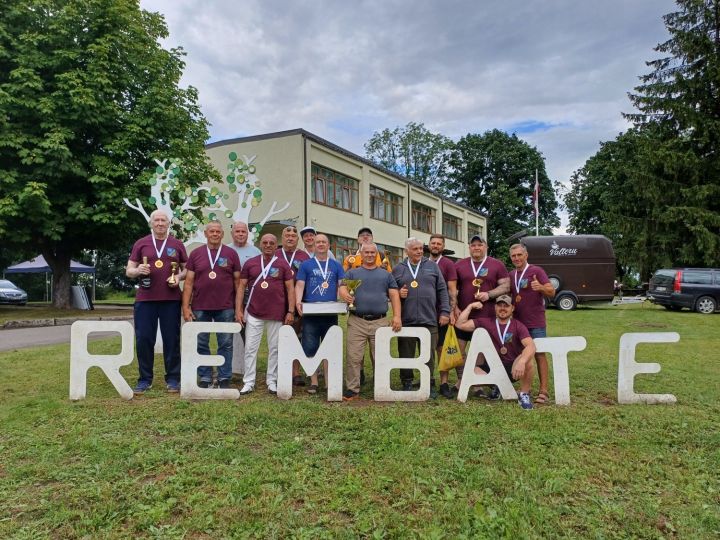 Noslēdzies  pirmais Rembates čempionāts spiešanā guļus LK VIII.