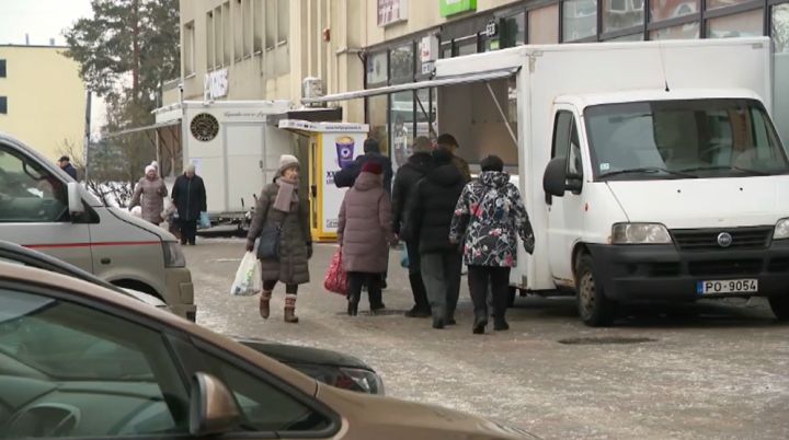 "Skrien zem mašīnām, prasa naudu..." Kur palicis pensionārs, kurš gadiem ilgi neliek mierā ogrēniešus?