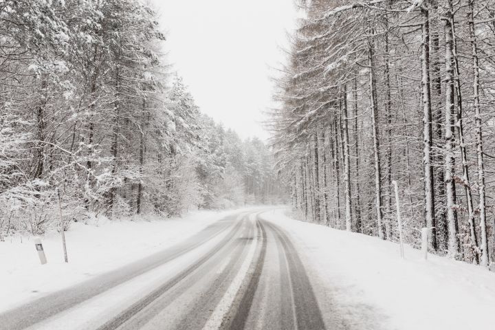 Svētdien daudzviet mākoņi atnesīs sniegu