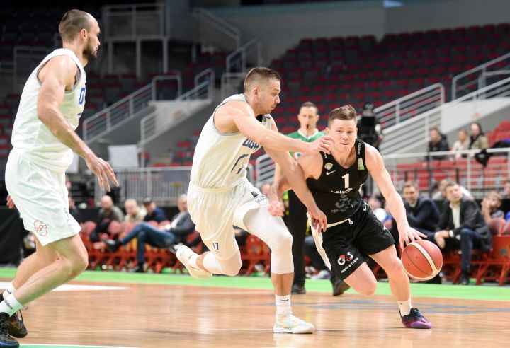 Ogres un Liepājas basketbolisti uzvar Latvijas komandu savstarpējās spēlēs