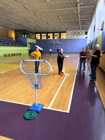 FOTO: Norisinājās Jumpravas pensionāru biedrības &quot;Viedums&quot; sportisko aktivitāšu diena