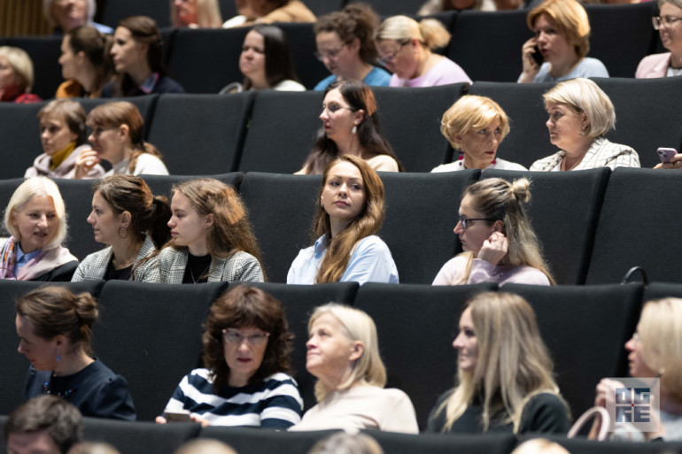 FOTO: Ogres novada pedagogu konference kā platforma profesionālai izaugsmei un iedvesmai