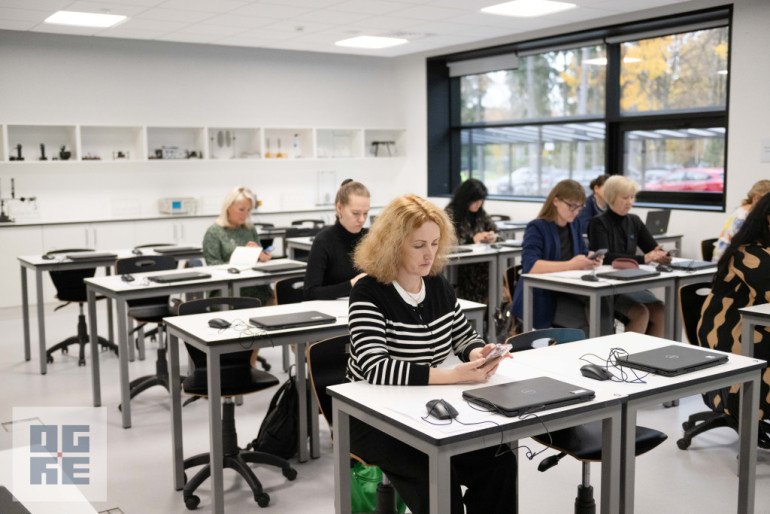 FOTO: Ogres novada pedagogu konference kā platforma profesionālai izaugsmei un iedvesmai