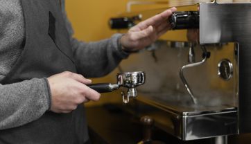 Attēls rakstam: Kā efektīvi atkaļķot kafijas automātu
